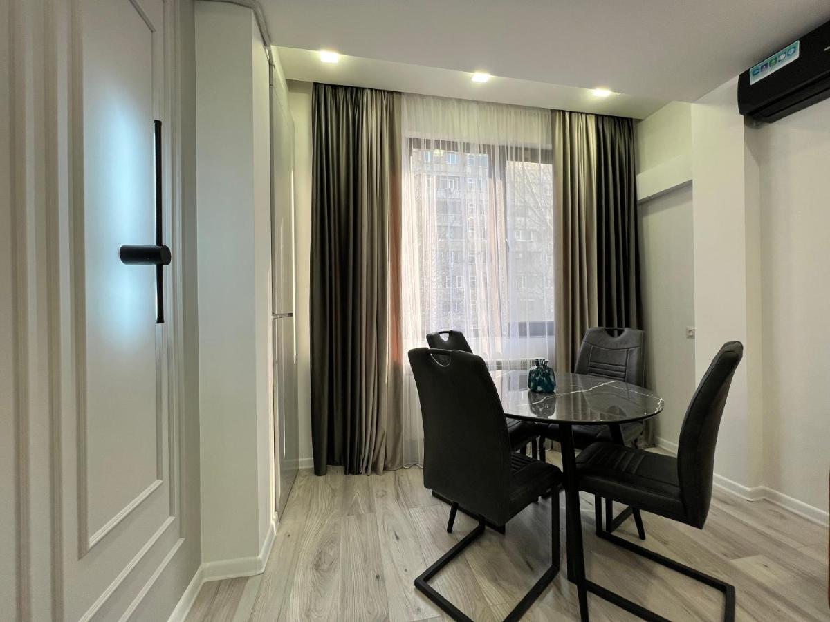 Cozy Apt 3 City Center Jerevan Buitenkant foto